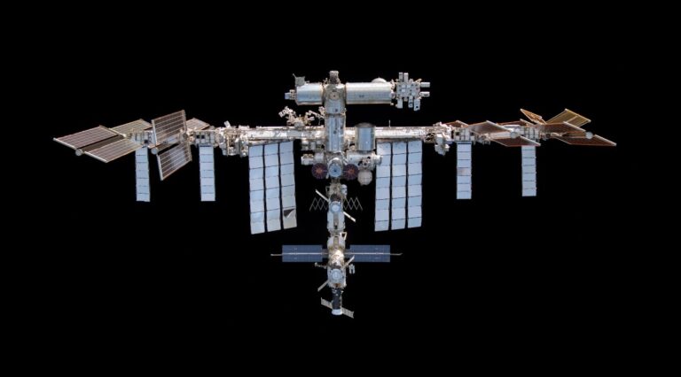 NASA Sells Out to Elon: $843M Deal to Abandon the International Space Station