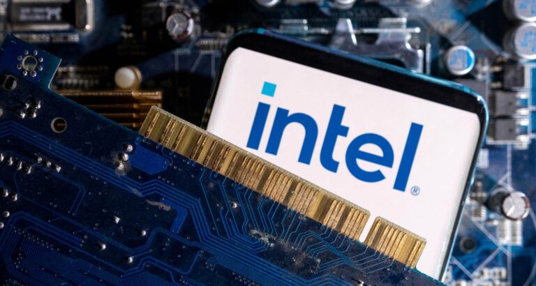 Intel Burns: Shareholders Scorched by $100 Billion Collapse