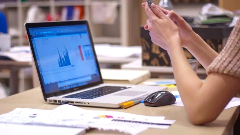 Medium-sized companies leading the way in growth boosting productivity without cutting jobs or wages according to Afi Foundation | The Corner