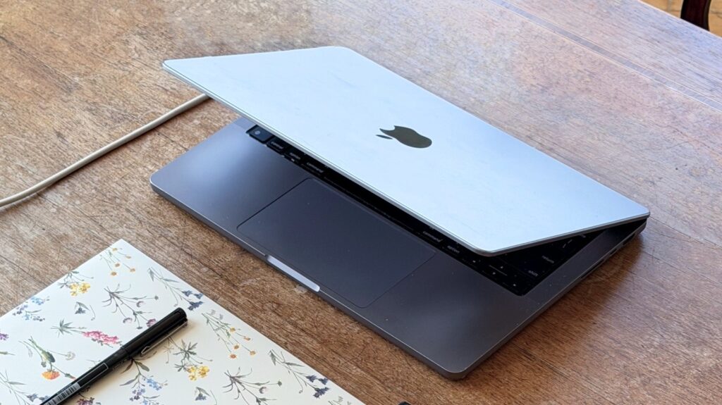 5 Useful Productivity Accessories Every MacBook Owner Needs – BGR 5 Useful Productivity Accessories Every MacBook Owner Needs – BGR